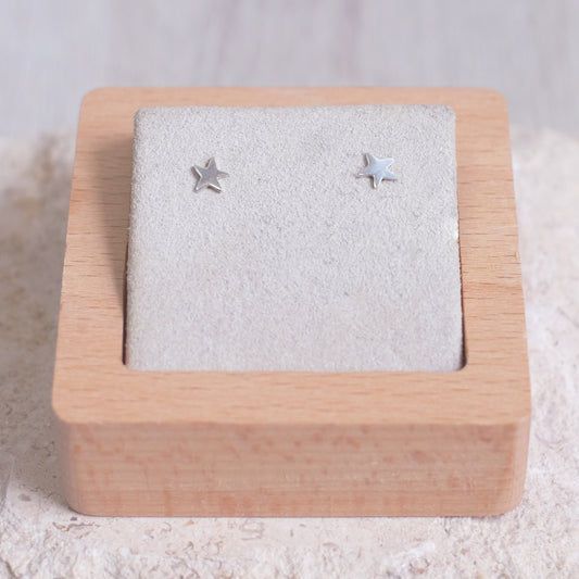 Tiny Star Earrings – Sterling Silver
