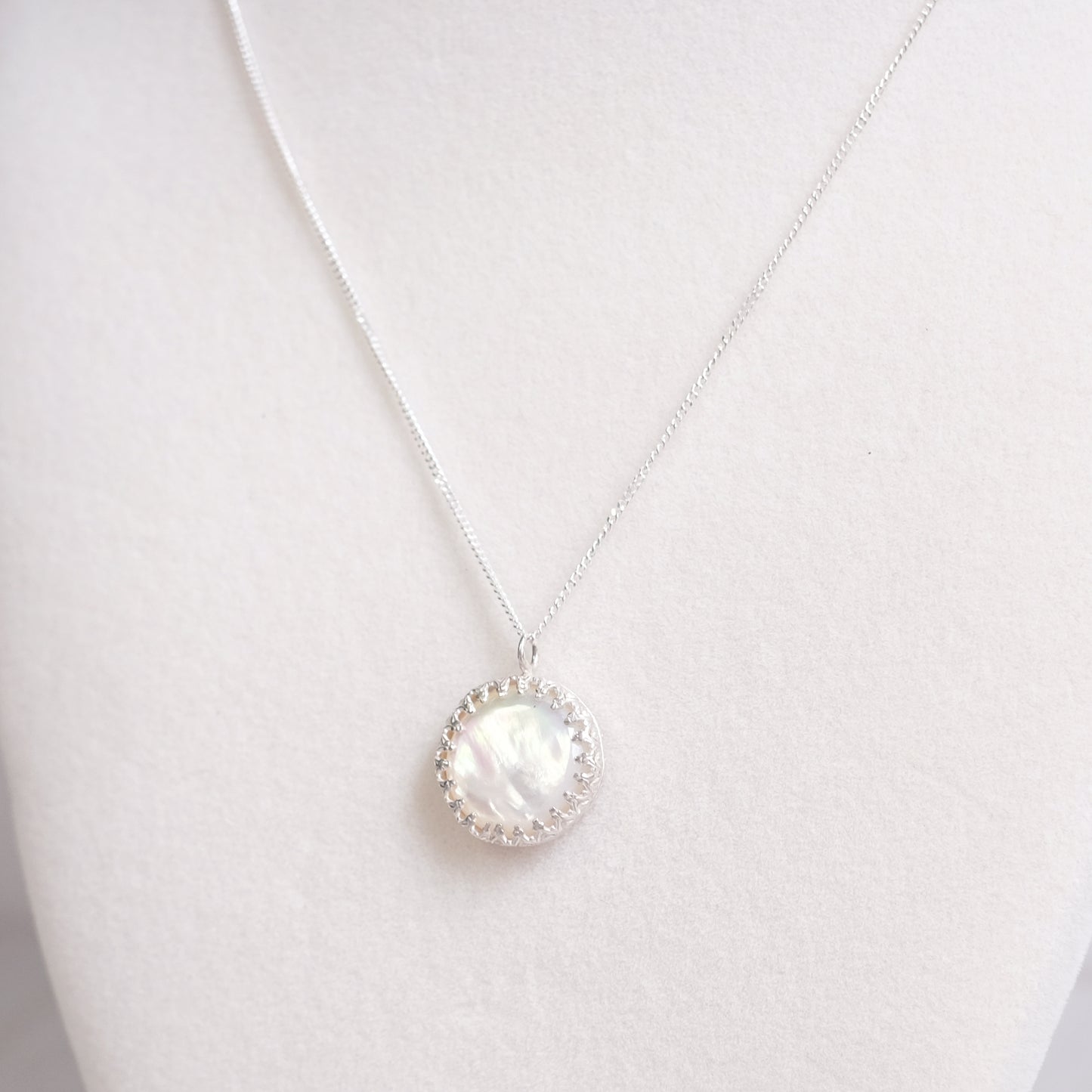 Sterling Silver Necklace with Set Mother-of-Pearl