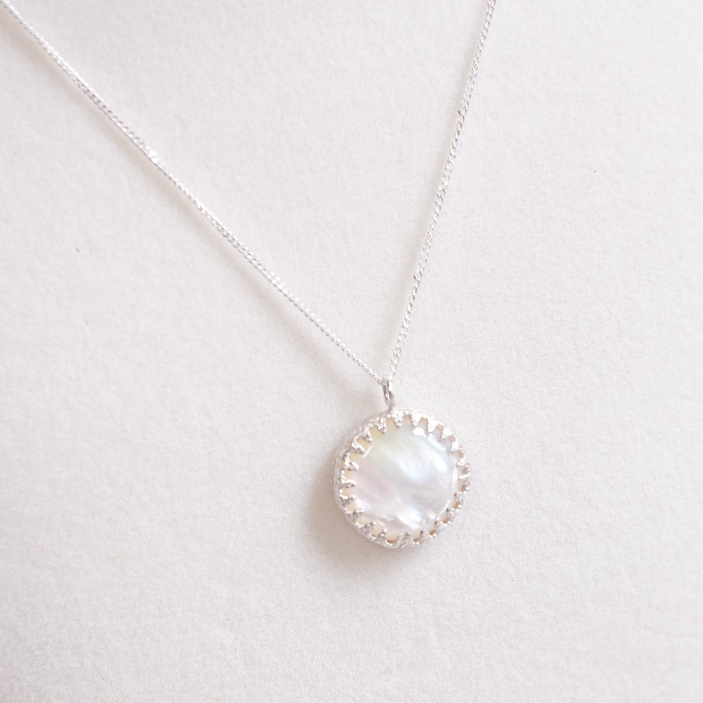 Sterling Silver Necklace with Set Mother-of-Pearl