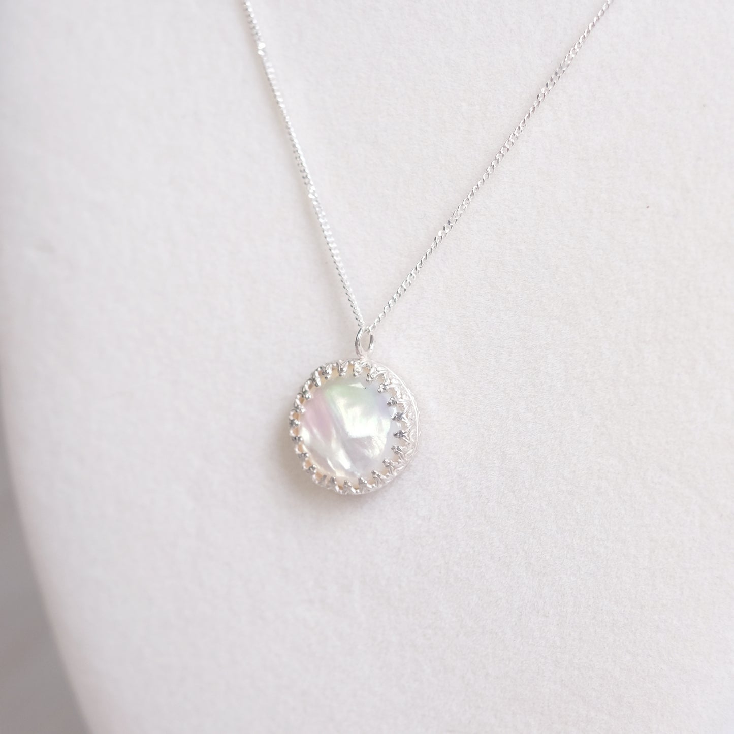 Sterling Silver Necklace with Set Mother-of-Pearl