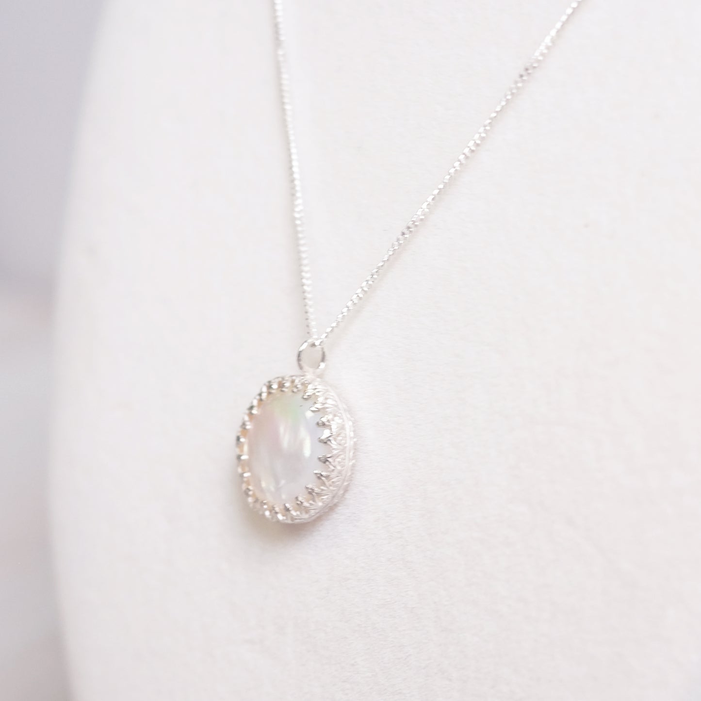 Sterling Silver Necklace with Set Mother-of-Pearl