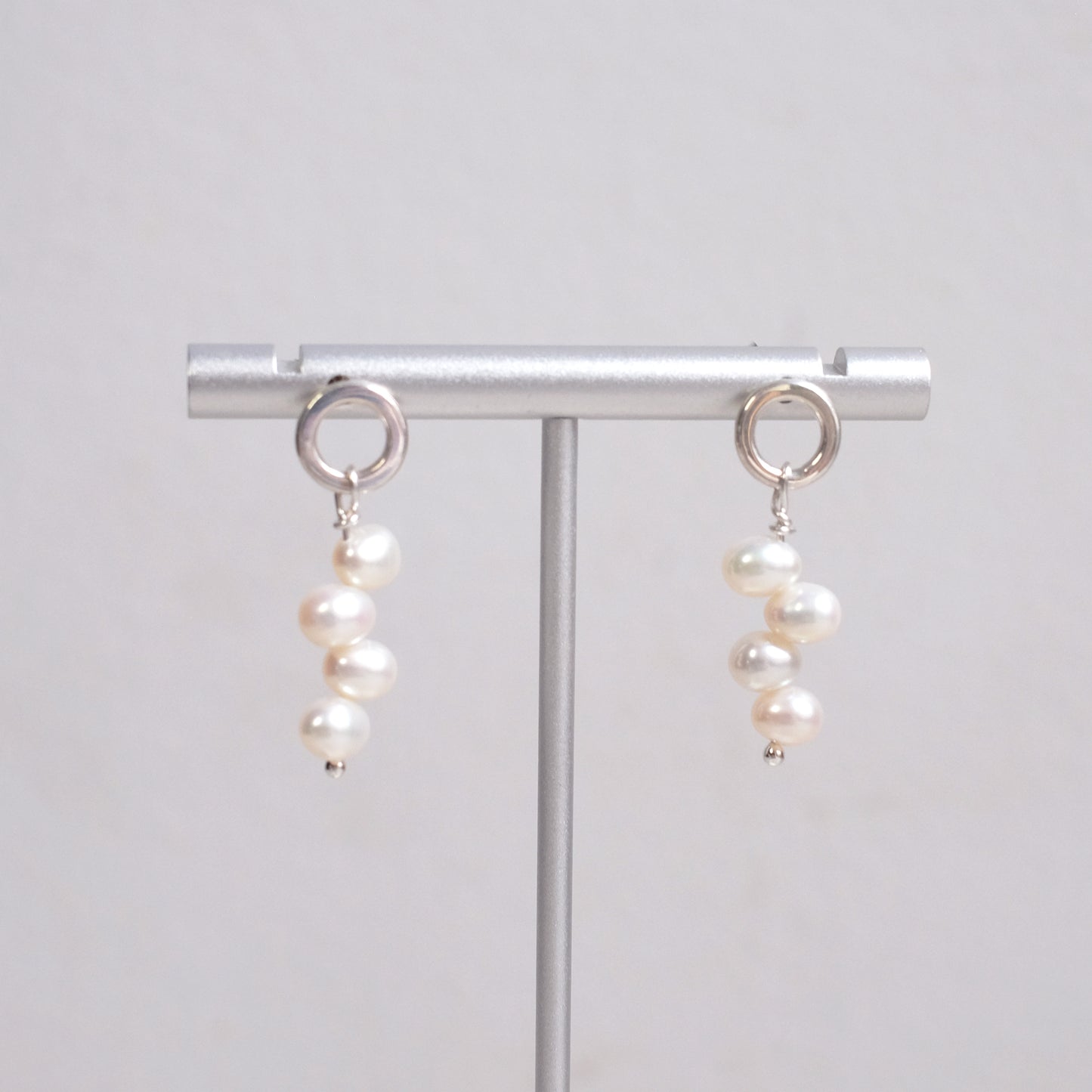Petite Neige – Sterling Silver Earrings with Freshwater Pearls