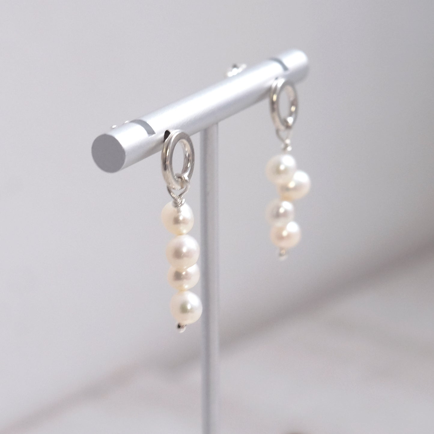 Petite Neige – Sterling Silver Earrings with Freshwater Pearls