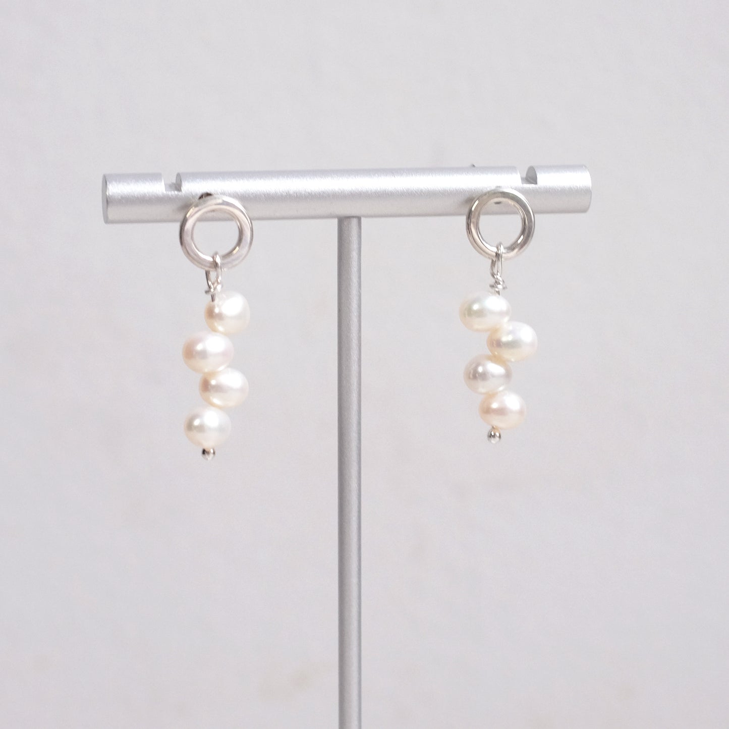 Petite Neige – Sterling Silver Earrings with Freshwater Pearls