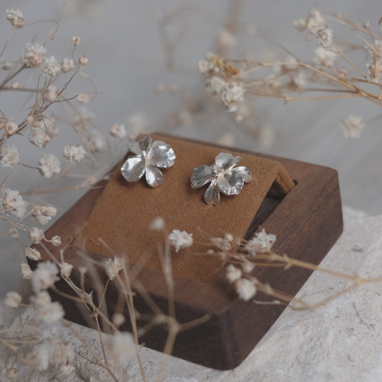 Iris – Rhodium-Plated Sterling Silver Earrings