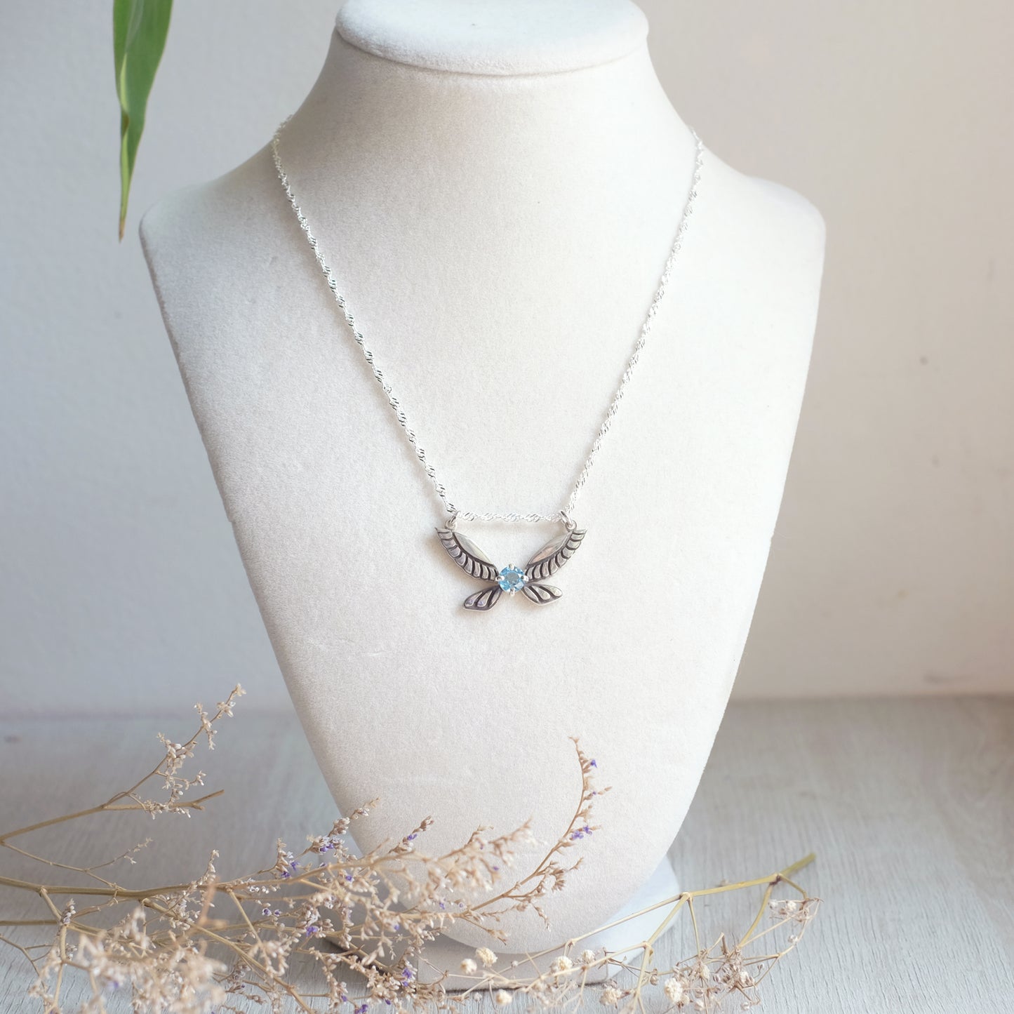 “Navi” Necklace with Topaz