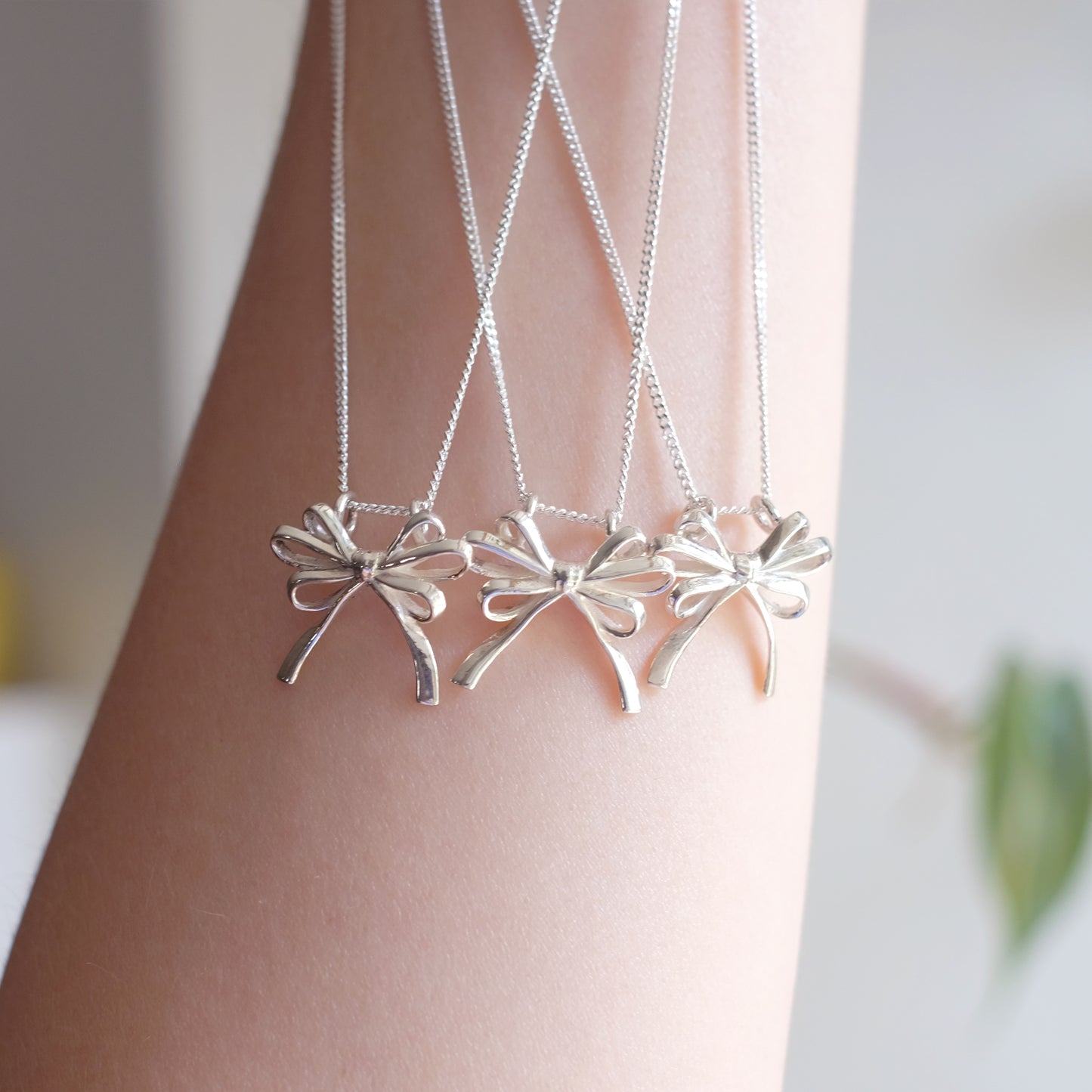 Tiny Bow – Sterling Silver Necklace