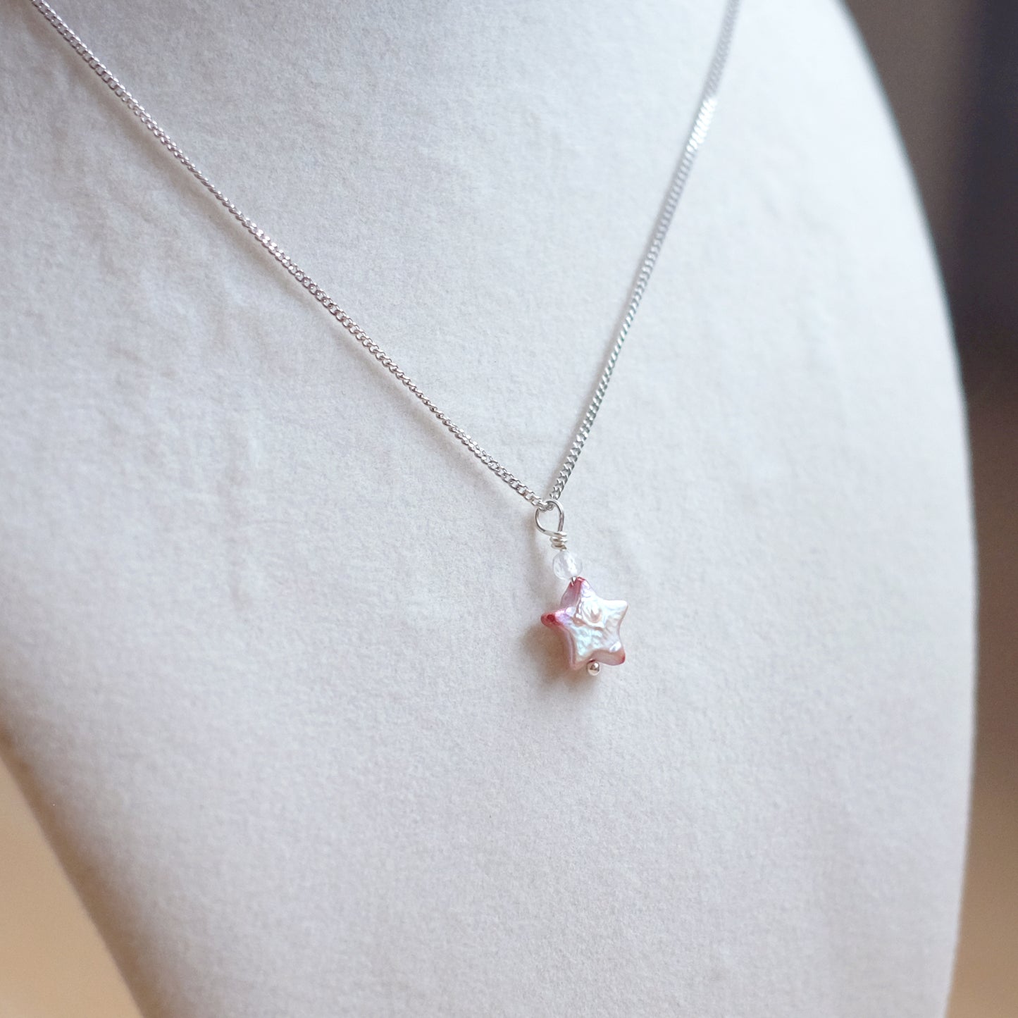 Mother-of-Pearl Star Necklace – Rose Edition