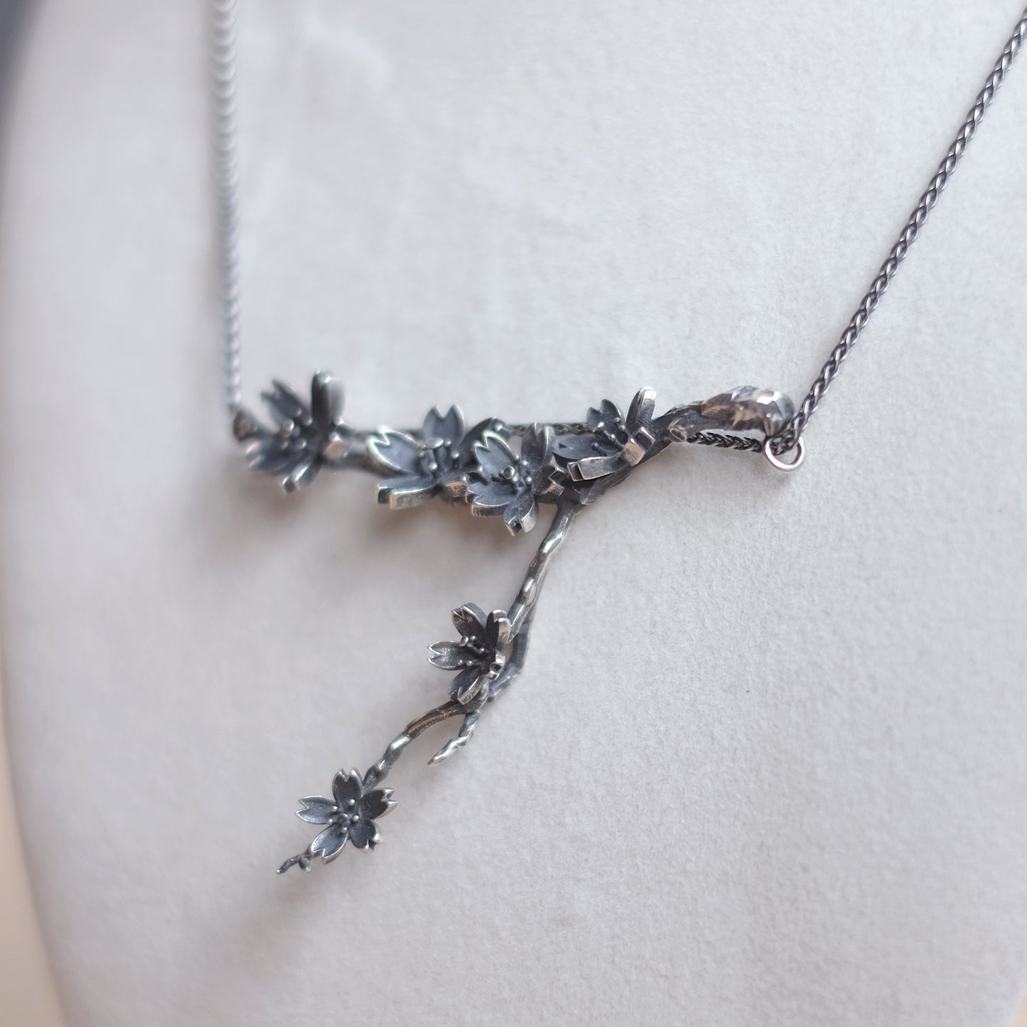 Collier branche de cerisiers japonais