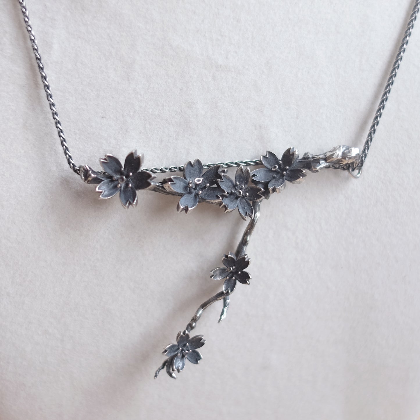 Collier branche de cerisiers japonais