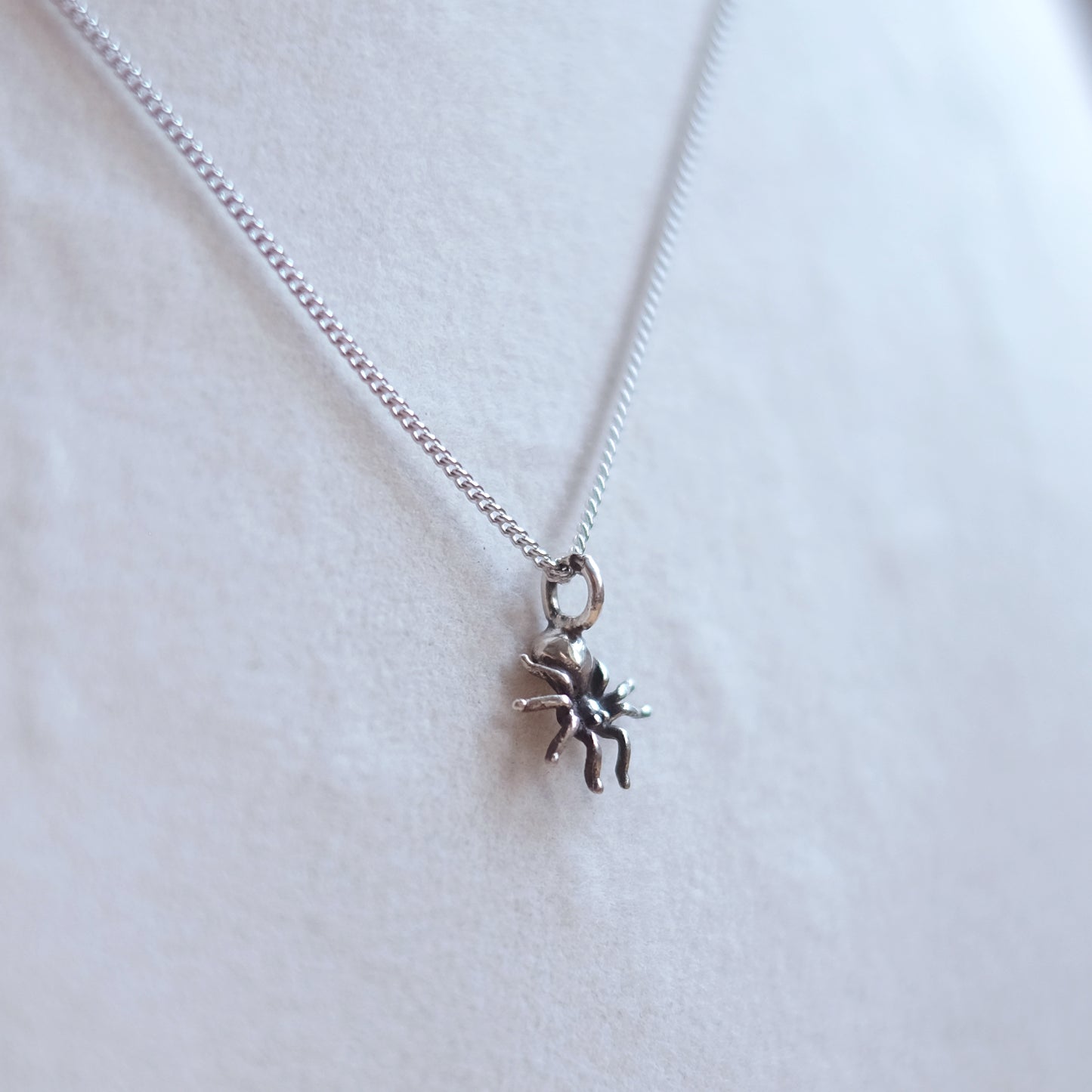 Collection ''Familiers'' - collier petite arraignée
