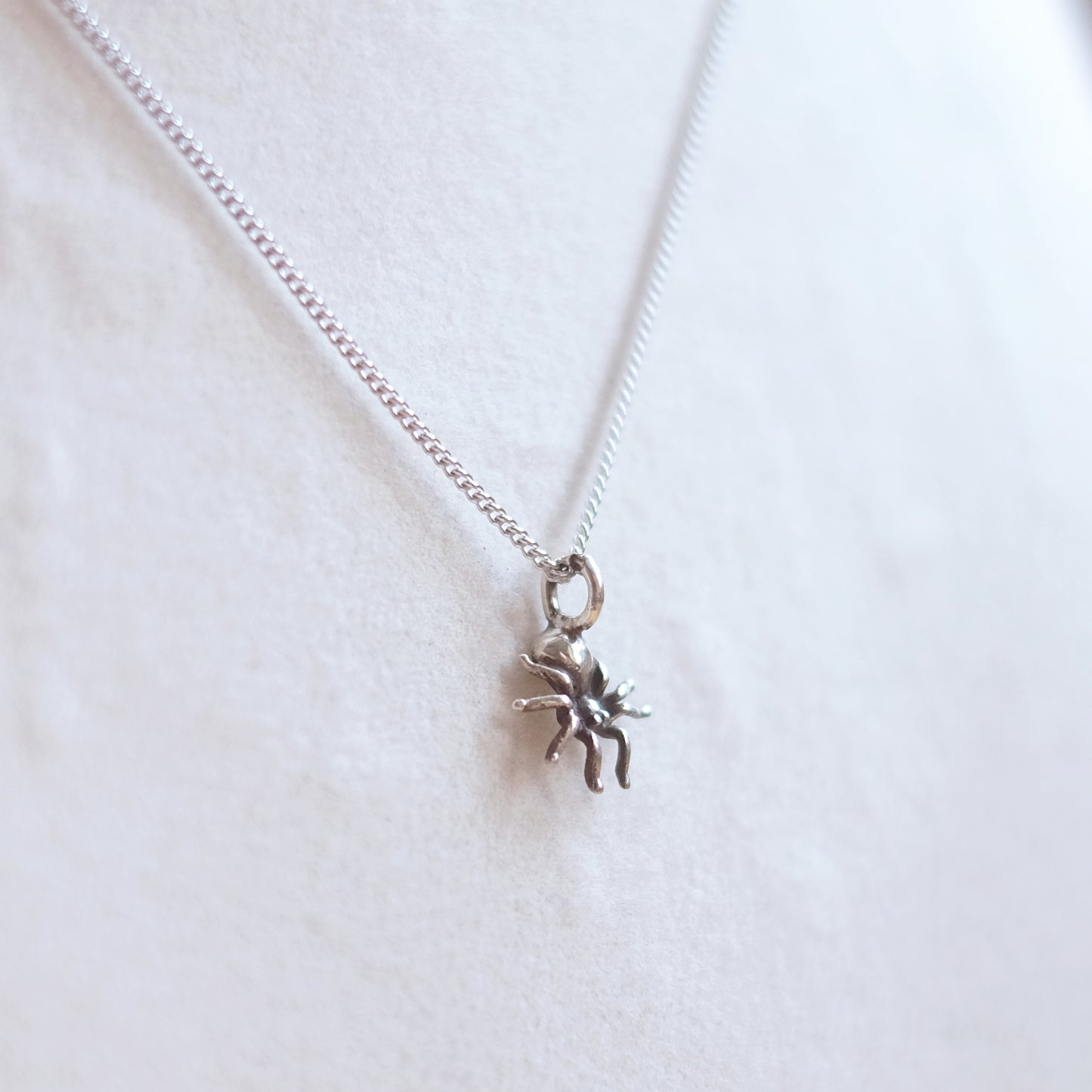 Collection ''Familiers'' - collier petite arraignée