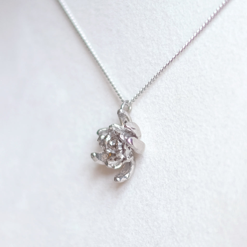 Chrysanthemum – sterling silver rhodium plated Necklace
