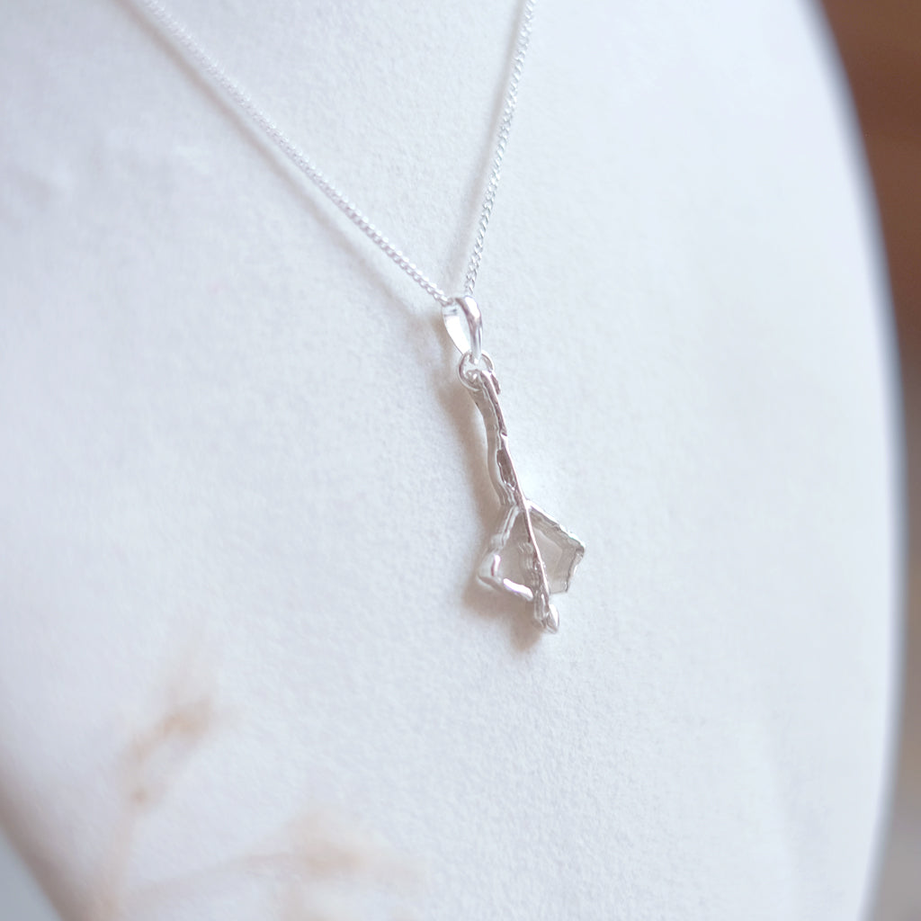 Hunter rune – Sterling Silver Necklace