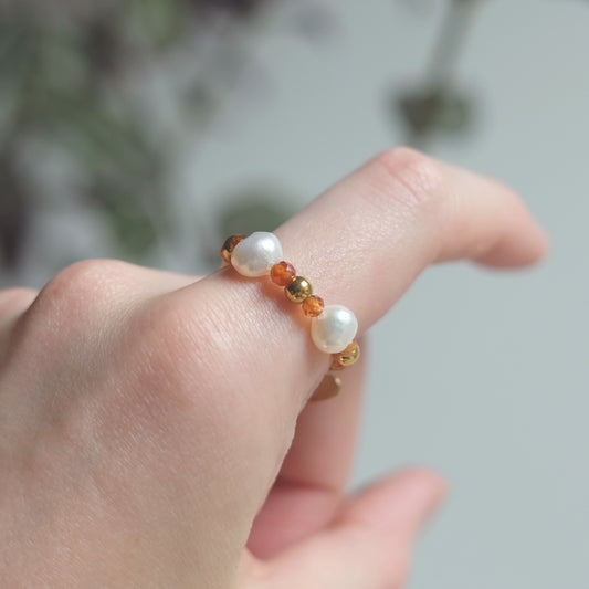 Bague en acier inoxydable avec grenat et perles naturelles