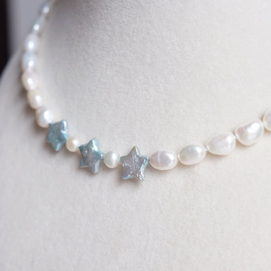 Collier de perles étoilé