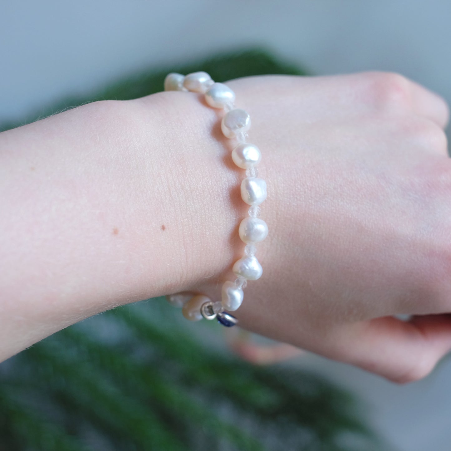 Freshwater Pearl & White Quartz Bracelet with Set Iolite – Sterling Silver
