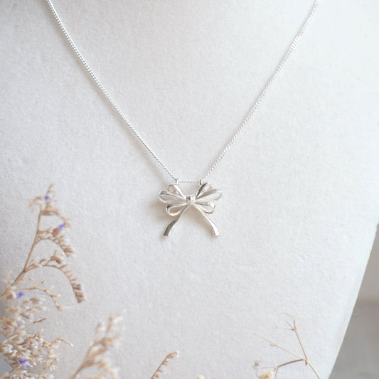 Tiny Bow – Sterling Silver Necklace