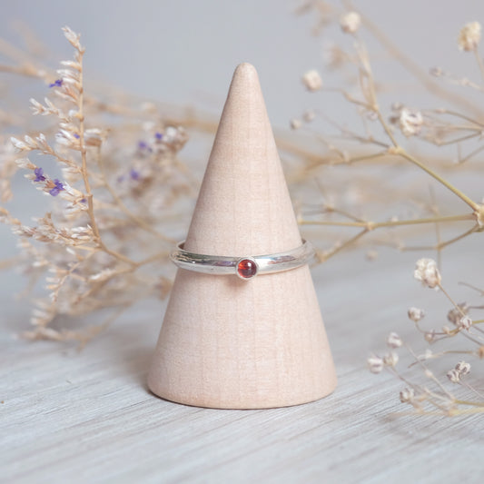 Bague empilable en Grenat sterling 2 tailles disponibles
