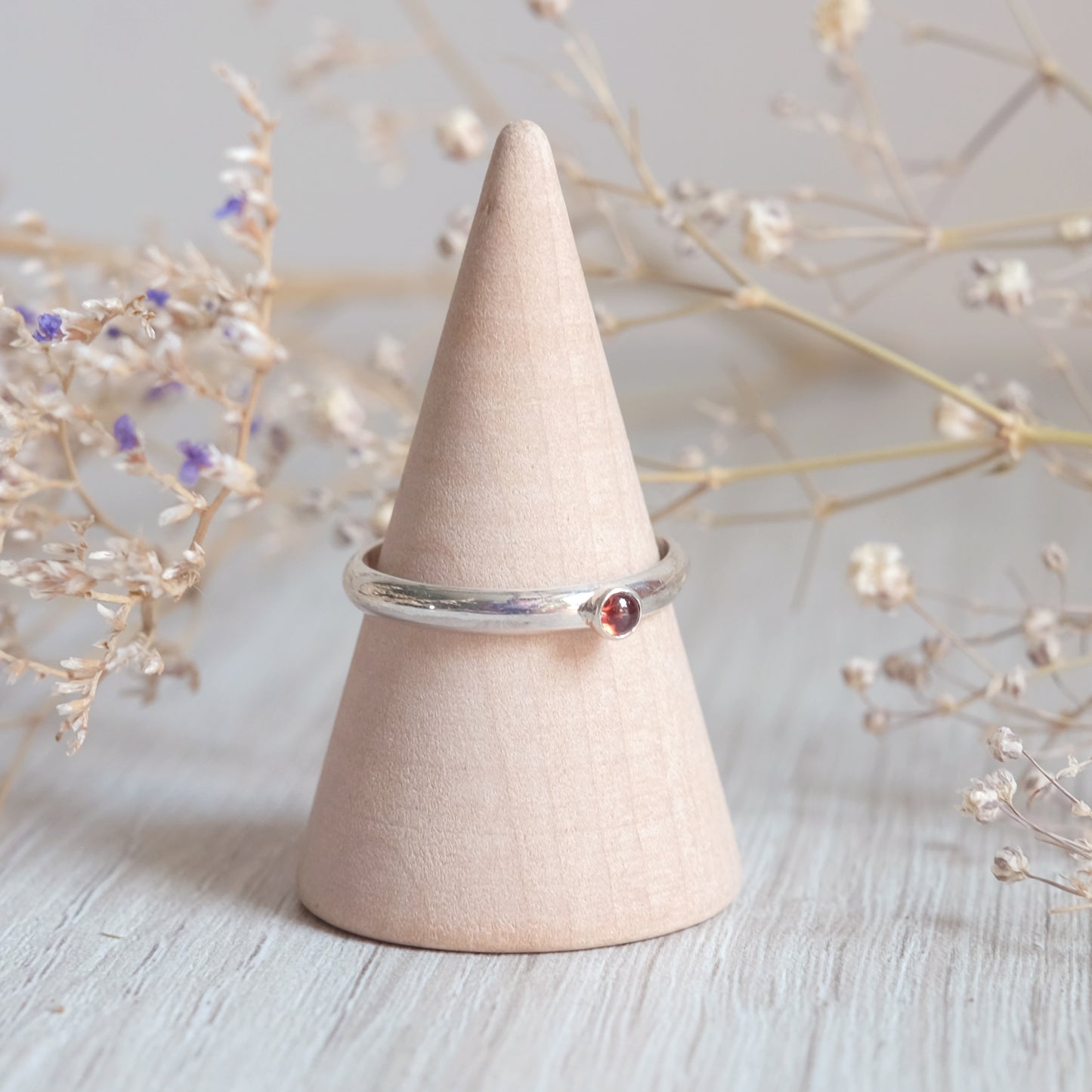 Bague empilable en Grenat sterling 2 tailles disponibles
