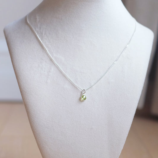 Tiny Peridot Necklace – Sterling Silver