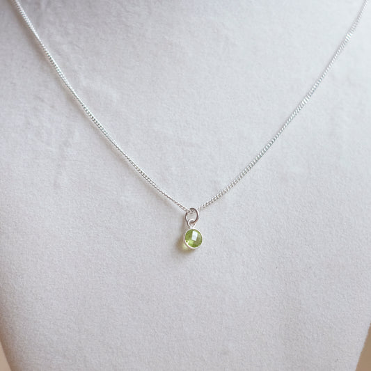Tiny Peridot Necklace – Sterling Silver