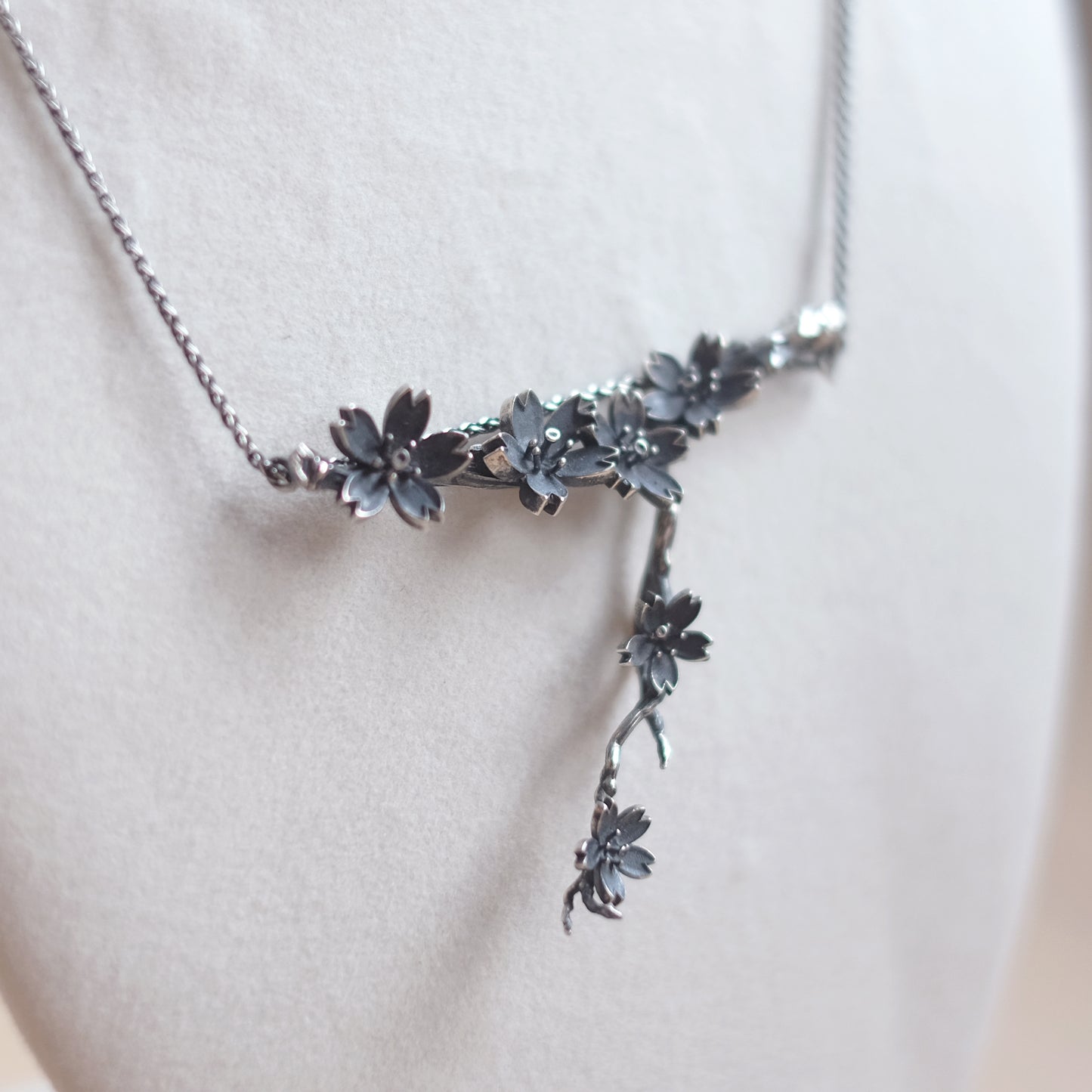 Collier branche de cerisiers japonais