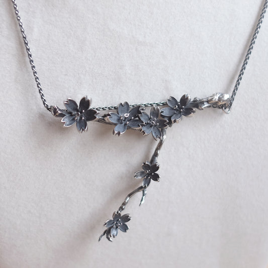 Collier branche de cerisiers japonais