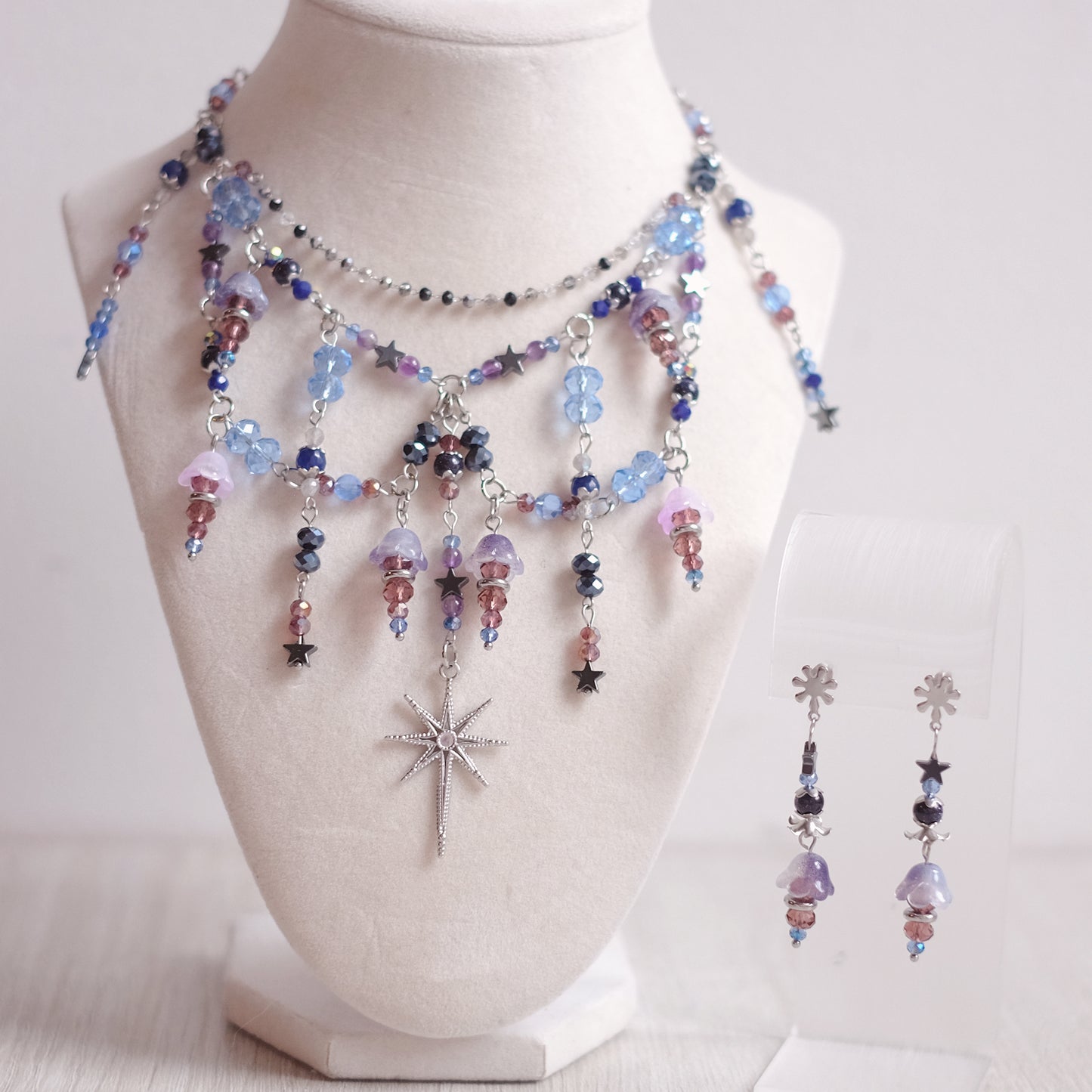 "Sky and Jellyfishes" Necklace Set