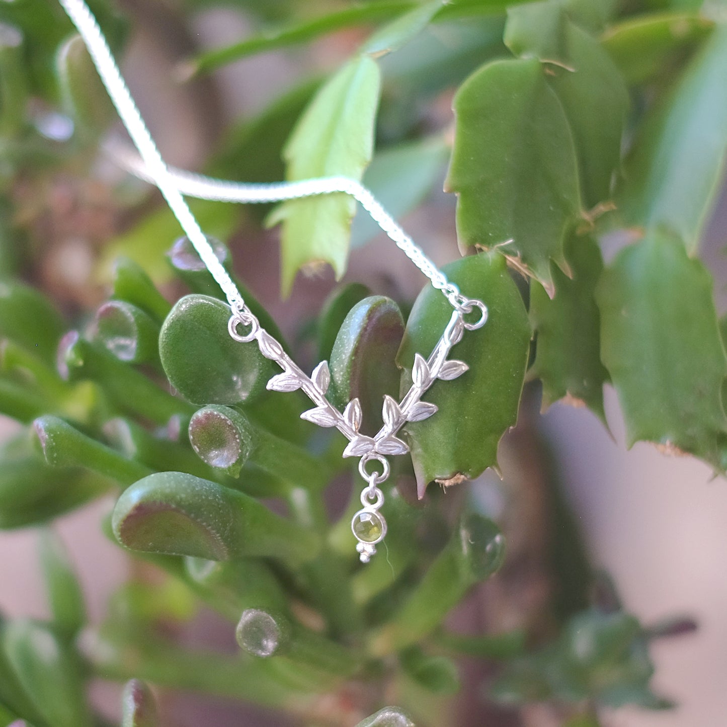 Vine Necklace with Peridot – Sterling Silver