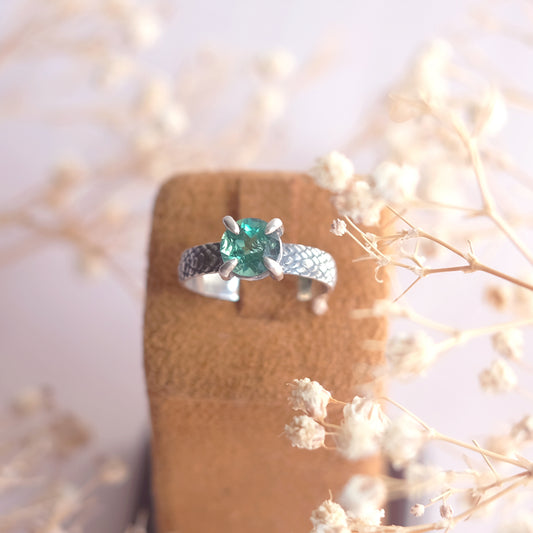 Sterling Silver Ring Dragon Scales in Green size 7