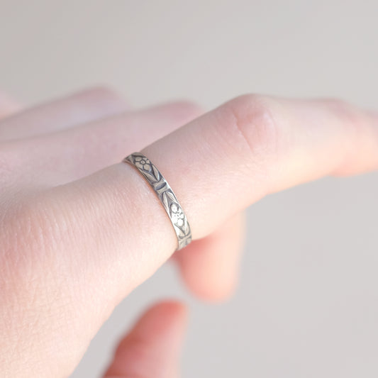 Sterling Silver Ring Floral Motif