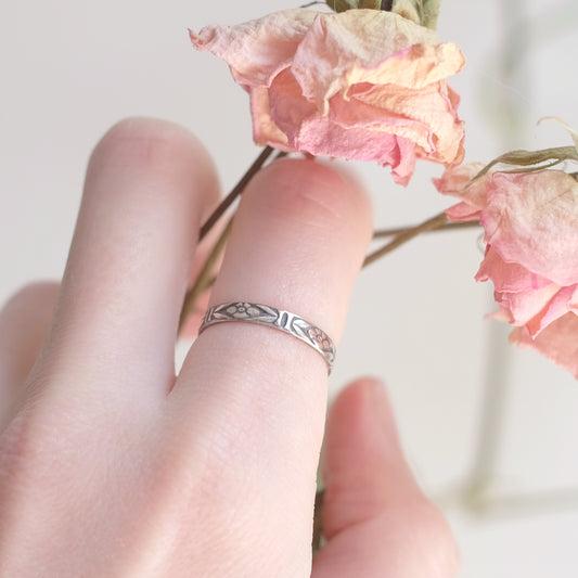 Sterling Silver Ring Floral Motif