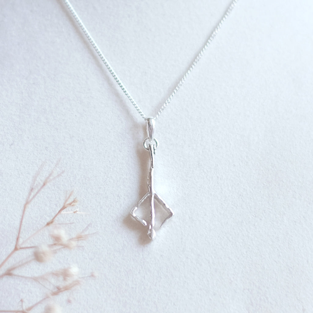 Hunter rune – Sterling Silver Necklace