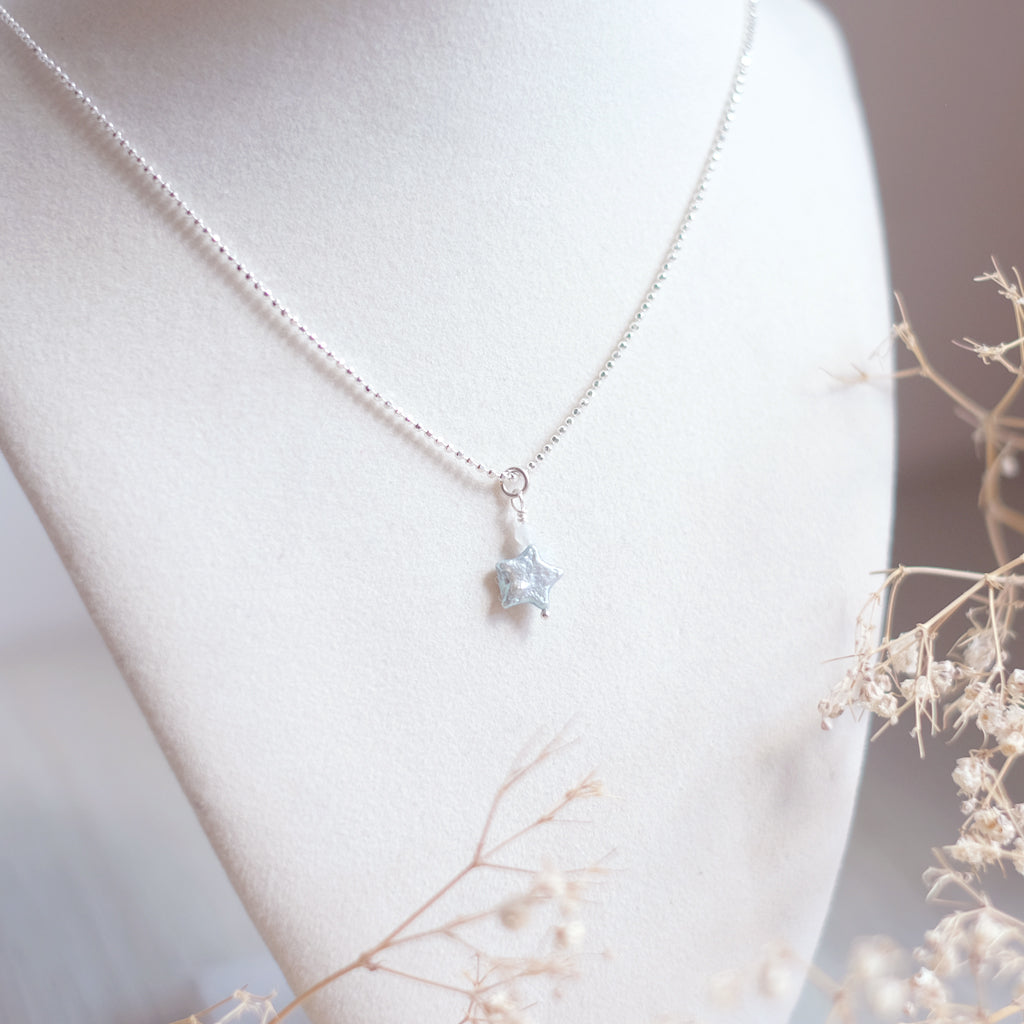 Mother-of-Pearl Star Necklace – Blue Edition