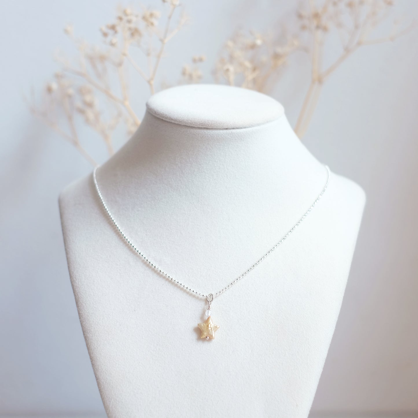 Yellow Mother-of-Pearl Star Necklace