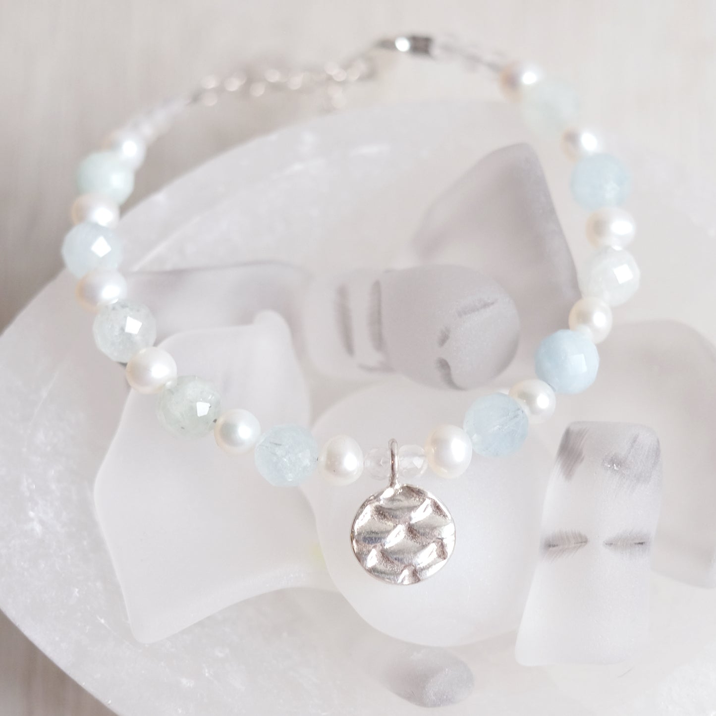 Aquamarine and fresh water pearls – sterling silver bracelet